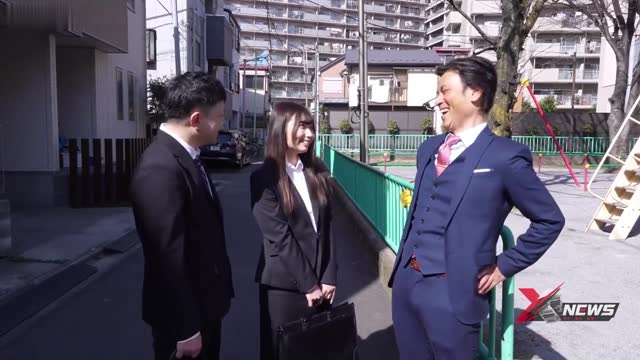 优雅OL被困闷热新房，藏匿玩具暴露后乞求射精