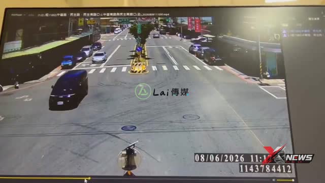 大園車禍！小貨車轉彎撞砂石車，再波及機車
