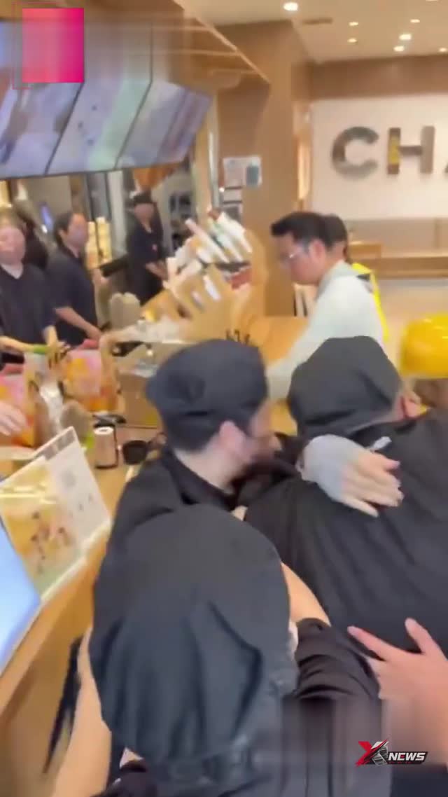 秋天第一杯奶茶，喝完直接送国产精品区