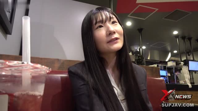 白天严厉OL，夜晚竟是顺从受虐狂