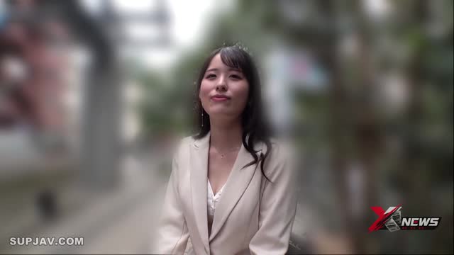 顶级美女保险员舌技如龙卷风，让你臀部颤抖欲罢不能