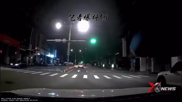 台中崇德路凌晨酒駕！女駕連撞2車翻覆送醫