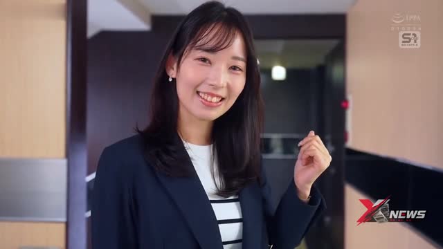 体贴美艳的老板，新入职培训期间为我自慰
